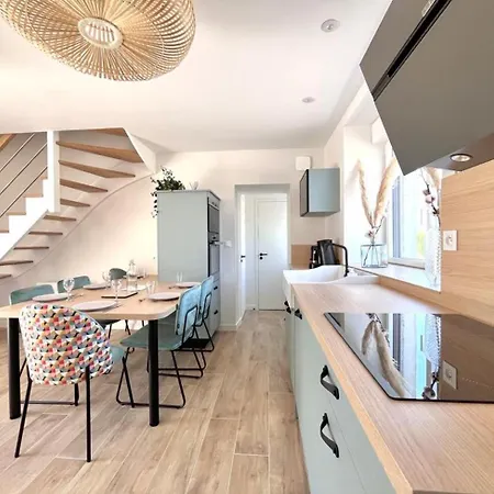 Le Petit Héros Сasa de vacaciones *